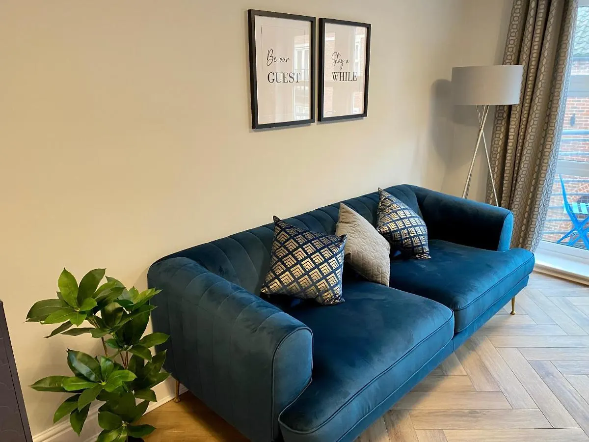 Luxury Riverside City Centre Apartment York