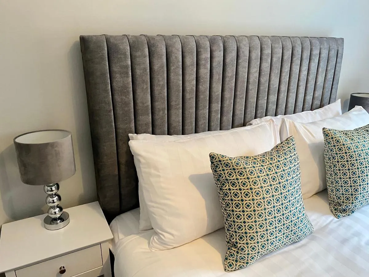 Luxury Riverside City Centre Apartment York 0*,