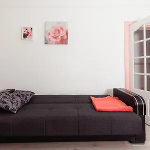 https://warmwelcoming-city-centre-apartments-by-meadows-11.edinburghhotelsuk.org